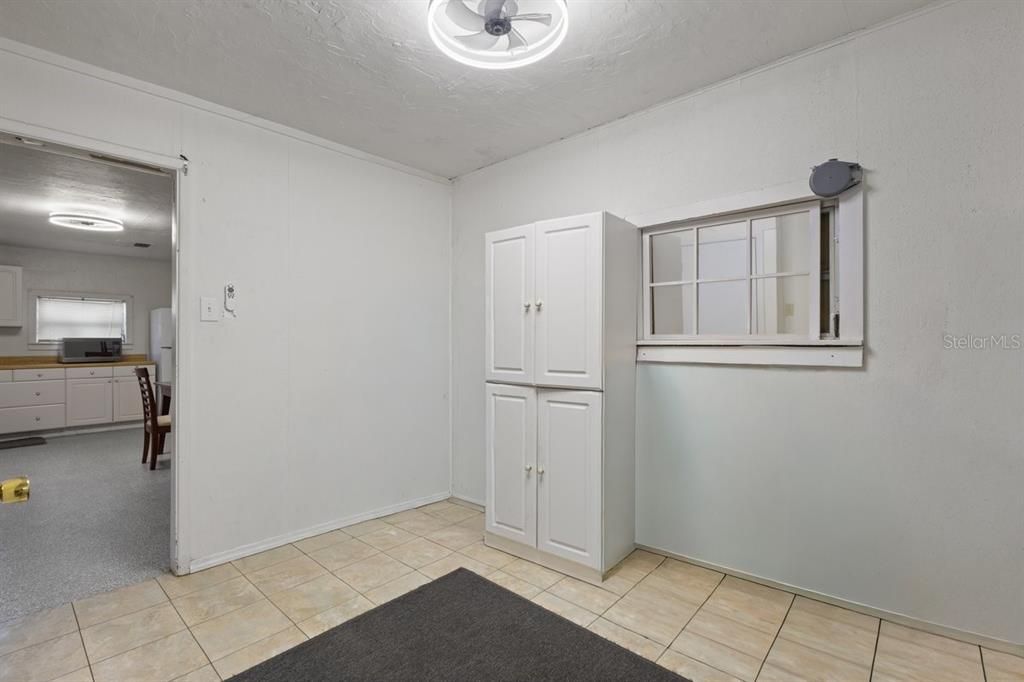 На продажу: $178,000 (2 спален, 2 ванн, 992 Квадратных фут)