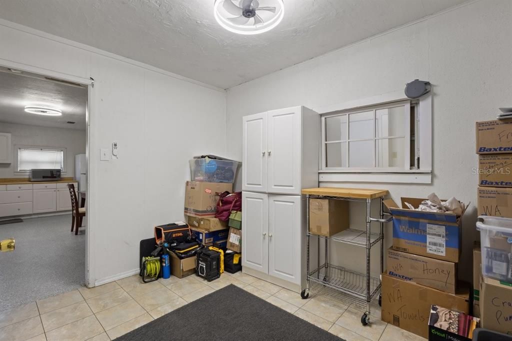 На продажу: $178,000 (2 спален, 2 ванн, 992 Квадратных фут)