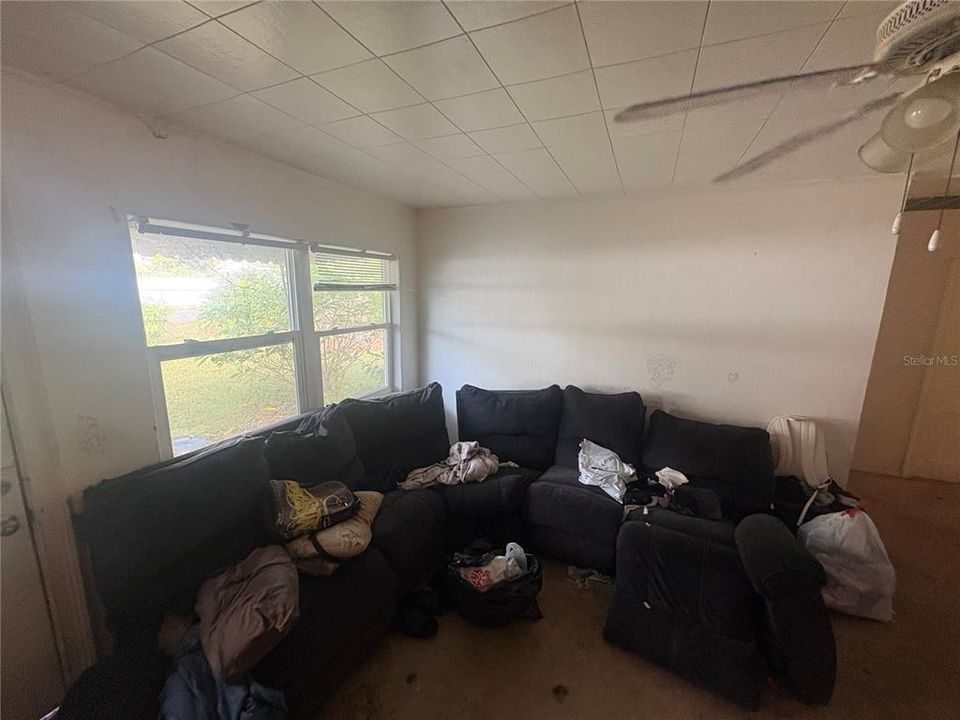 En Venta: $177,000 (5 camas, 2 baños, 1737 Pies cuadrados)