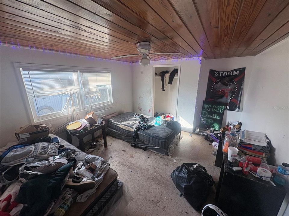 En Venta: $177,000 (5 camas, 2 baños, 1737 Pies cuadrados)