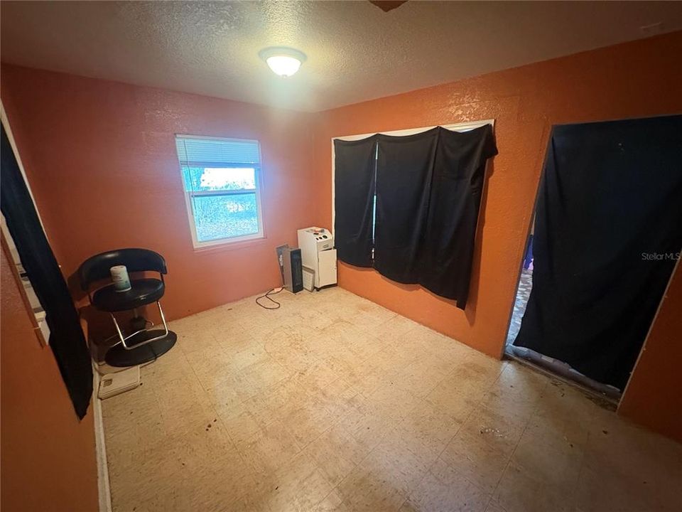 En Venta: $177,000 (5 camas, 2 baños, 1737 Pies cuadrados)