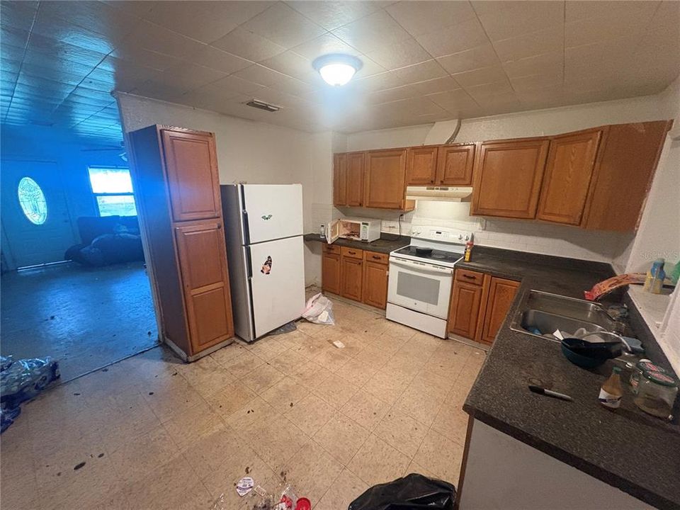 En Venta: $177,000 (5 camas, 2 baños, 1737 Pies cuadrados)