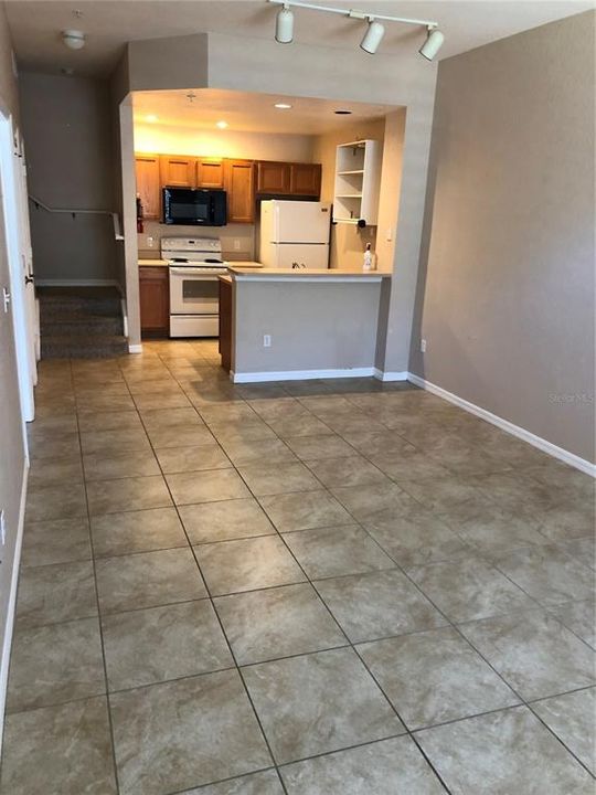 出租: $1,850 (3 贝兹, 2 浴室, 1296 平方英尺)