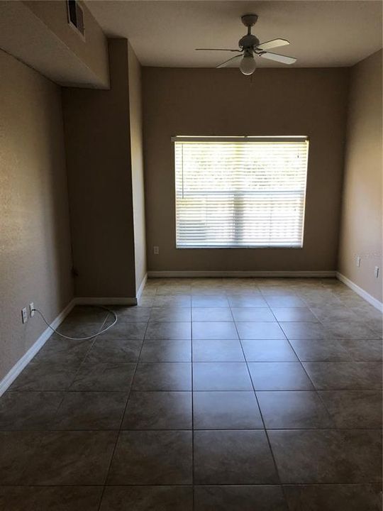 出租: $1,850 (3 贝兹, 2 浴室, 1296 平方英尺)