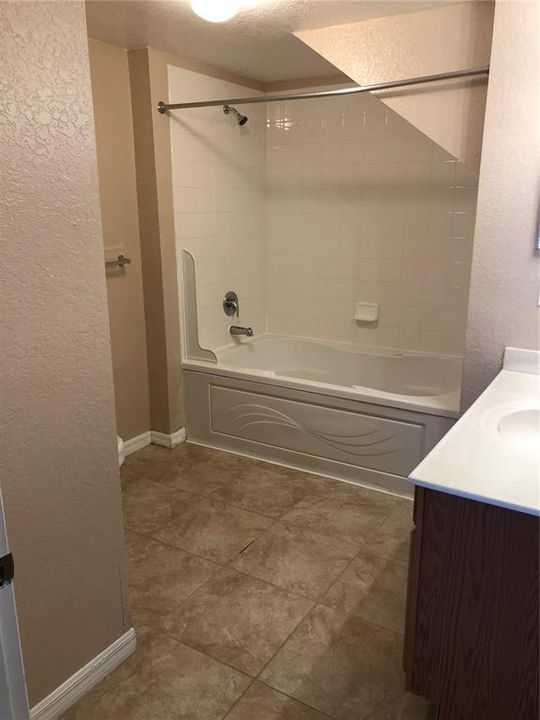 出租: $1,850 (3 贝兹, 2 浴室, 1296 平方英尺)