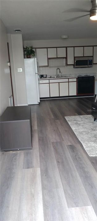 For Rent: $1,500 (2 beds, 1 baths, 825 Square Feet)