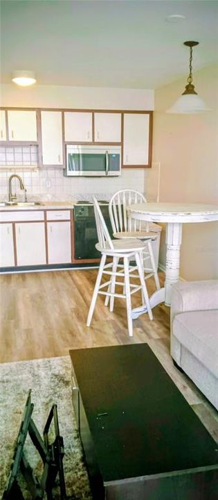 For Rent: $1,500 (2 beds, 1 baths, 825 Square Feet)