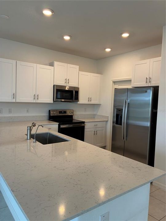 En Renta: $2,300 (3 camas, 2 baños, 1801 Pies cuadrados)