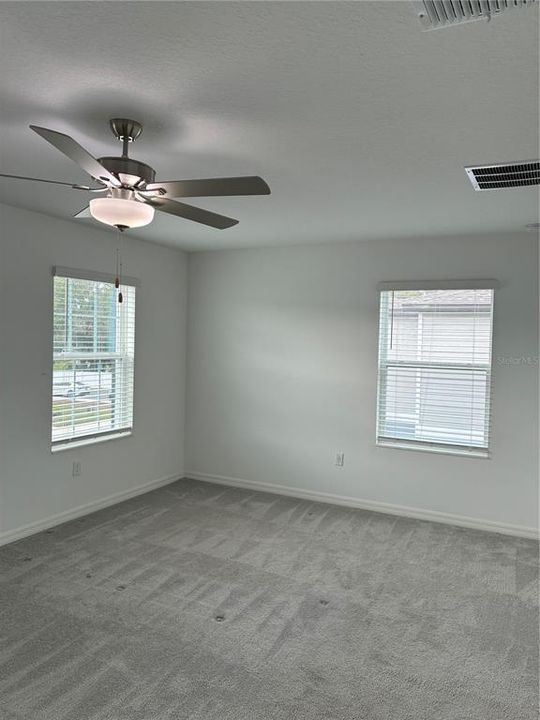 En Renta: $2,300 (3 camas, 2 baños, 1801 Pies cuadrados)