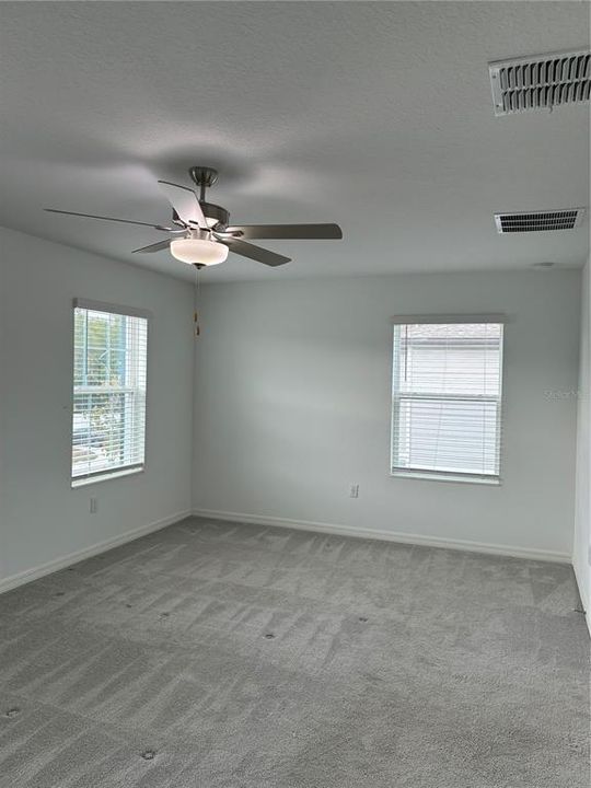 En Renta: $2,300 (3 camas, 2 baños, 1801 Pies cuadrados)