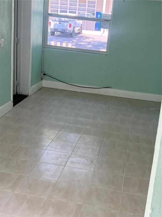 出租: $3,700 (11 贝兹, 4 浴室, 2173 平方英尺)