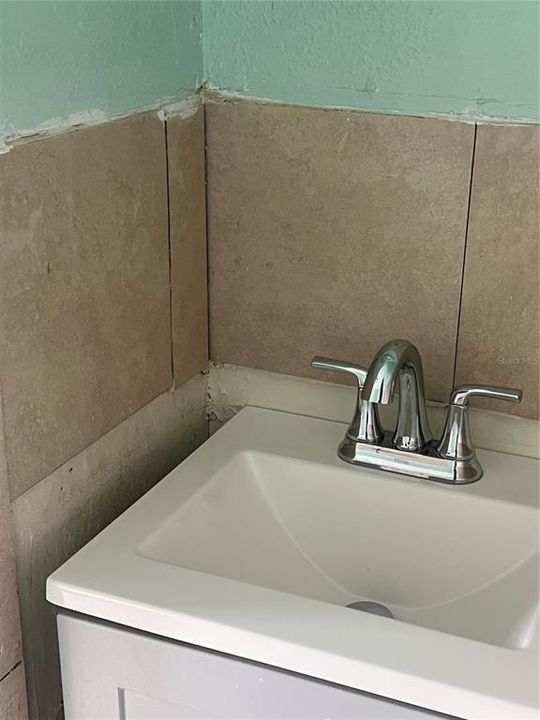 出租: $3,700 (11 贝兹, 4 浴室, 2173 平方英尺)