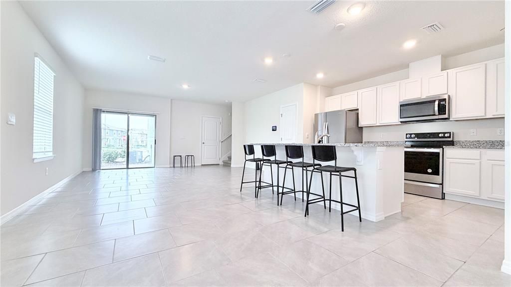 В аренду: $2,900 (3 спален, 2 ванн, 1814 Квадратных фут)