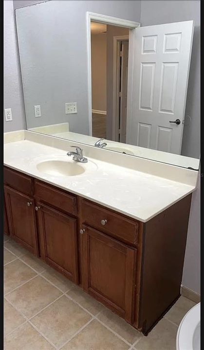 На продажу: $220,000 (3 спален, 2 ванн, 1269 Квадратных фут)