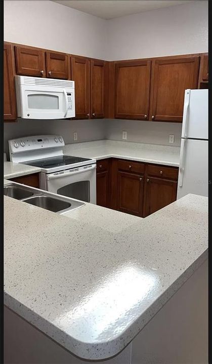 На продажу: $220,000 (3 спален, 2 ванн, 1269 Квадратных фут)