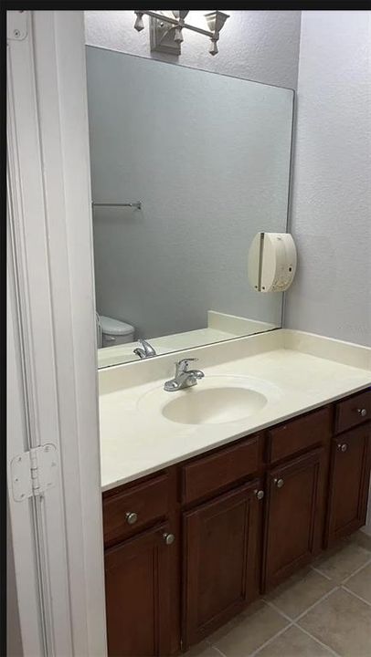 На продажу: $220,000 (3 спален, 2 ванн, 1269 Квадратных фут)