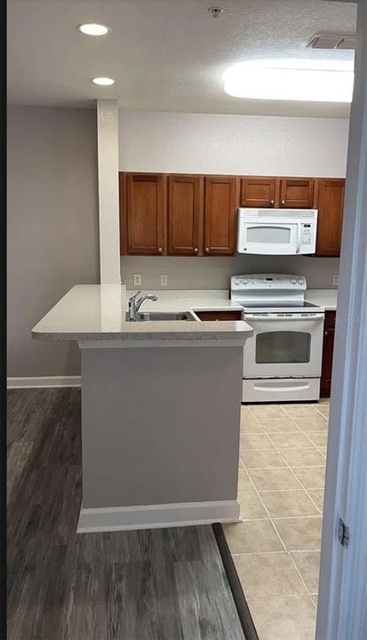 На продажу: $220,000 (3 спален, 2 ванн, 1269 Квадратных фут)