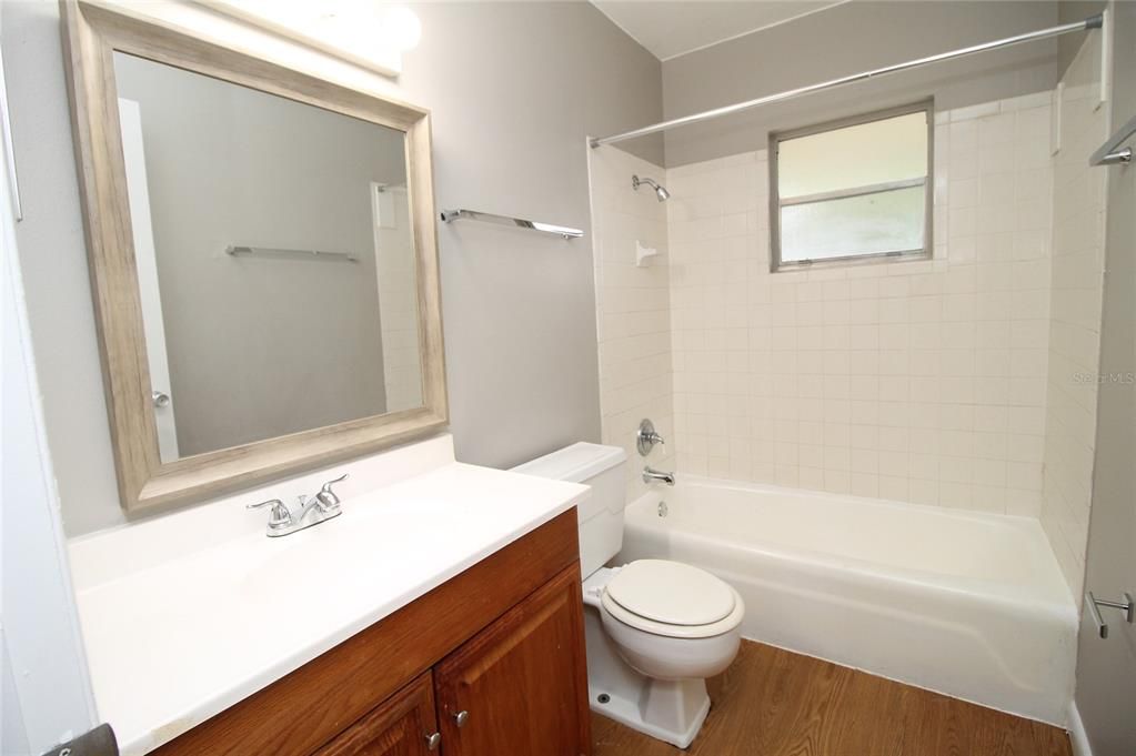 出租: $1,500 (2 贝兹, 1 浴室, 836 平方英尺)