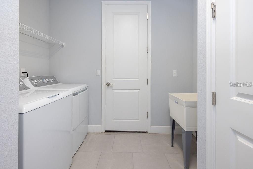 En Venta: $449,000 (3 camas, 3 baños, 2546 Pies cuadrados)