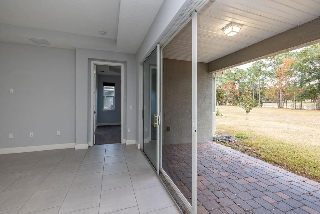 En Venta: $449,000 (3 camas, 3 baños, 2546 Pies cuadrados)