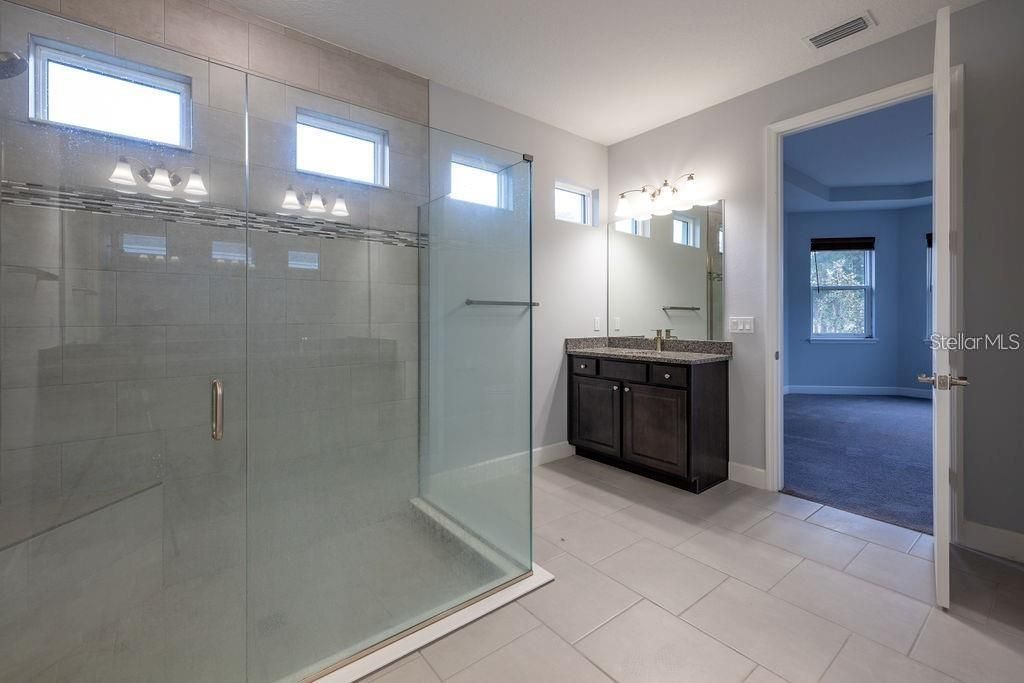 En Venta: $449,000 (3 camas, 3 baños, 2546 Pies cuadrados)