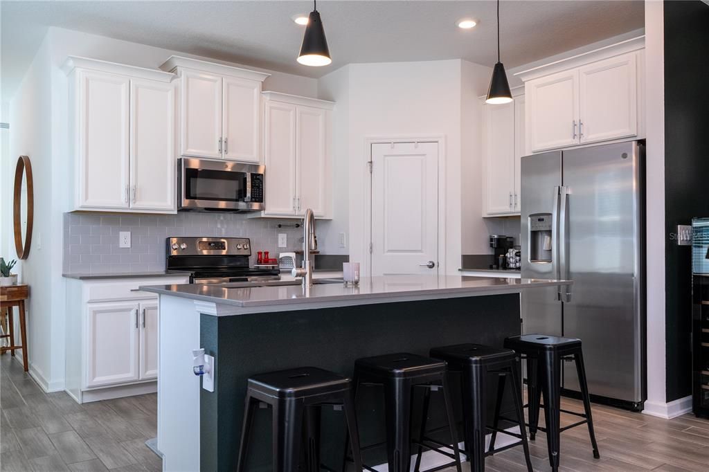 For Sale: $579,000 (4 beds, 3 baths, 2502 Square Feet)