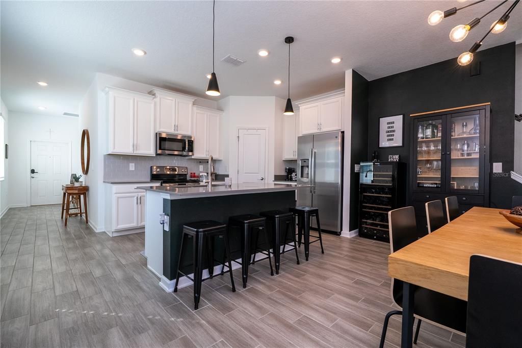 For Sale: $579,000 (4 beds, 3 baths, 2502 Square Feet)