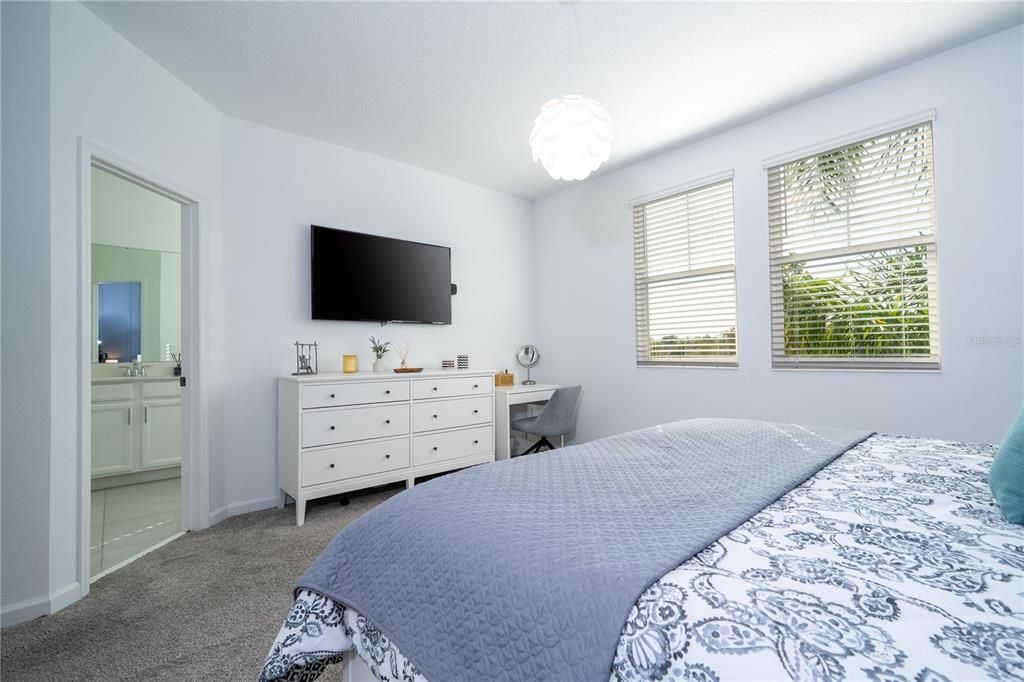 For Sale: $579,000 (4 beds, 3 baths, 2502 Square Feet)