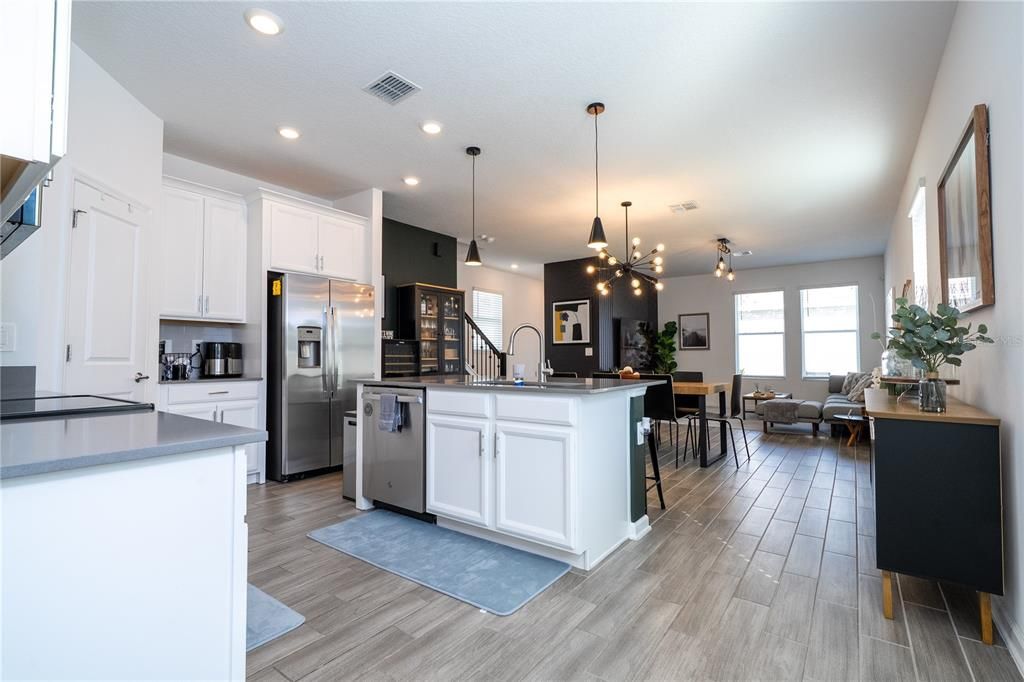 For Sale: $579,000 (4 beds, 3 baths, 2502 Square Feet)