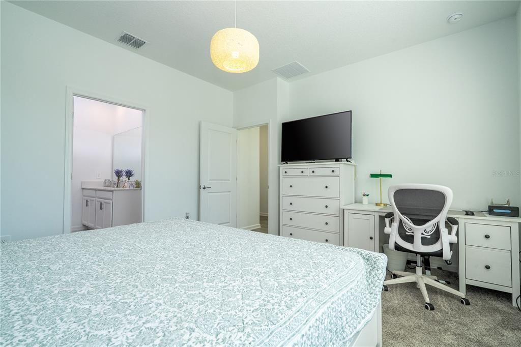 For Sale: $579,000 (4 beds, 3 baths, 2502 Square Feet)