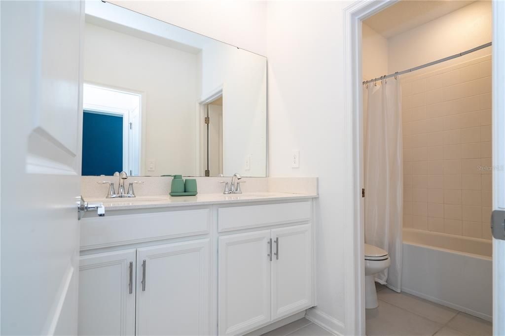 For Sale: $579,000 (4 beds, 3 baths, 2502 Square Feet)