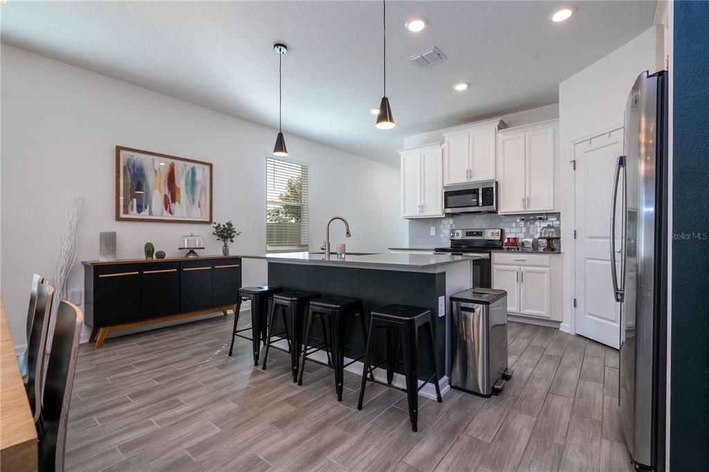 For Sale: $579,000 (4 beds, 3 baths, 2502 Square Feet)