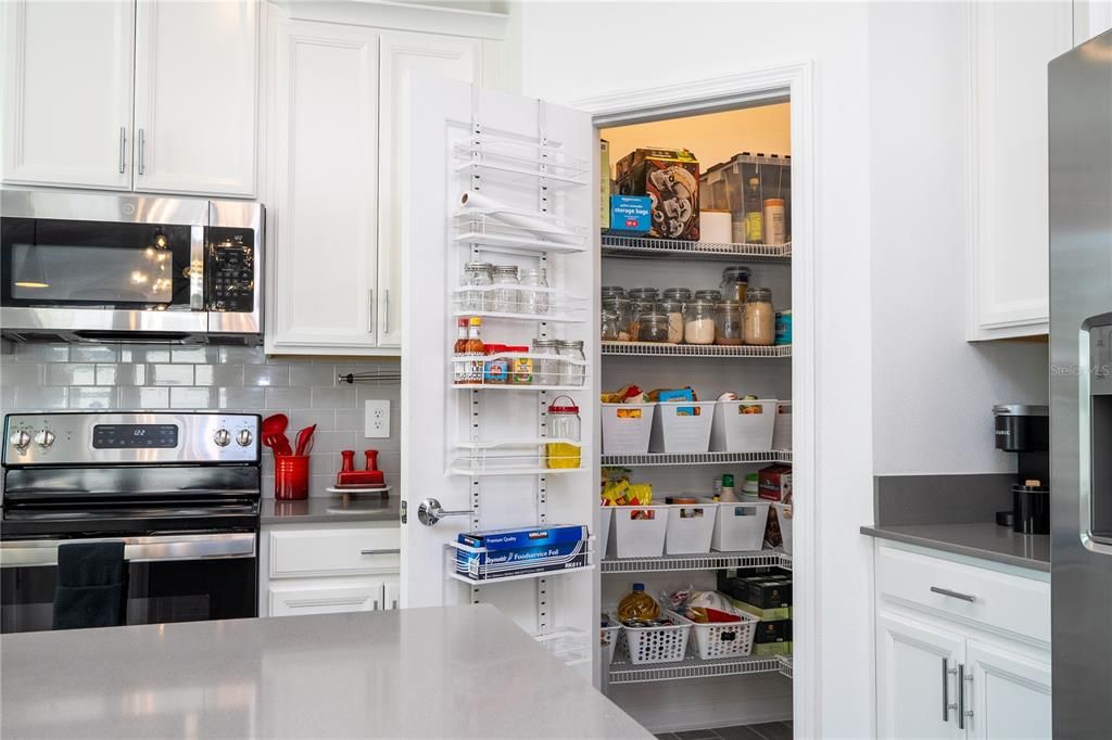 For Sale: $579,000 (4 beds, 3 baths, 2502 Square Feet)