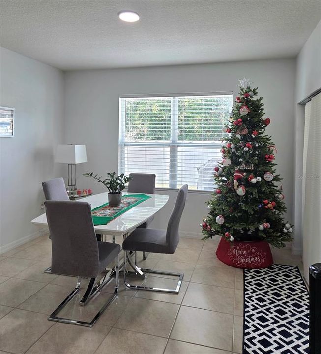 待售: $385,990 (3 贝兹, 2 浴室, 1672 平方英尺)