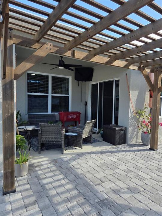 待售: $385,990 (3 贝兹, 2 浴室, 1672 平方英尺)