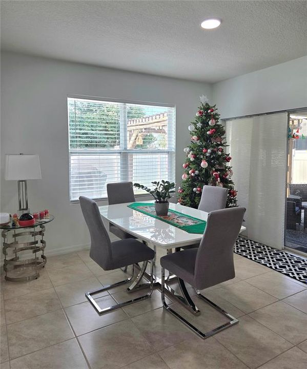 待售: $385,990 (3 贝兹, 2 浴室, 1672 平方英尺)