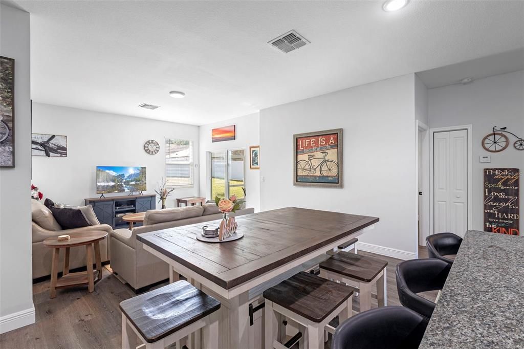 For Sale: $334,900 (3 beds, 2 baths, 1246 Square Feet)