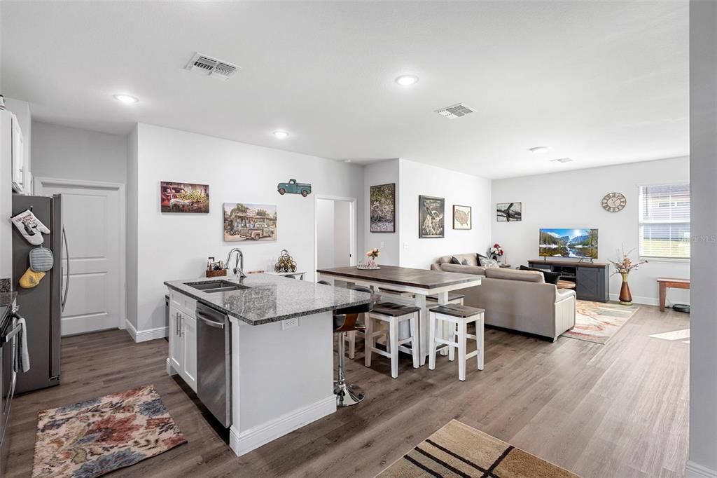 For Sale: $334,900 (3 beds, 2 baths, 1246 Square Feet)