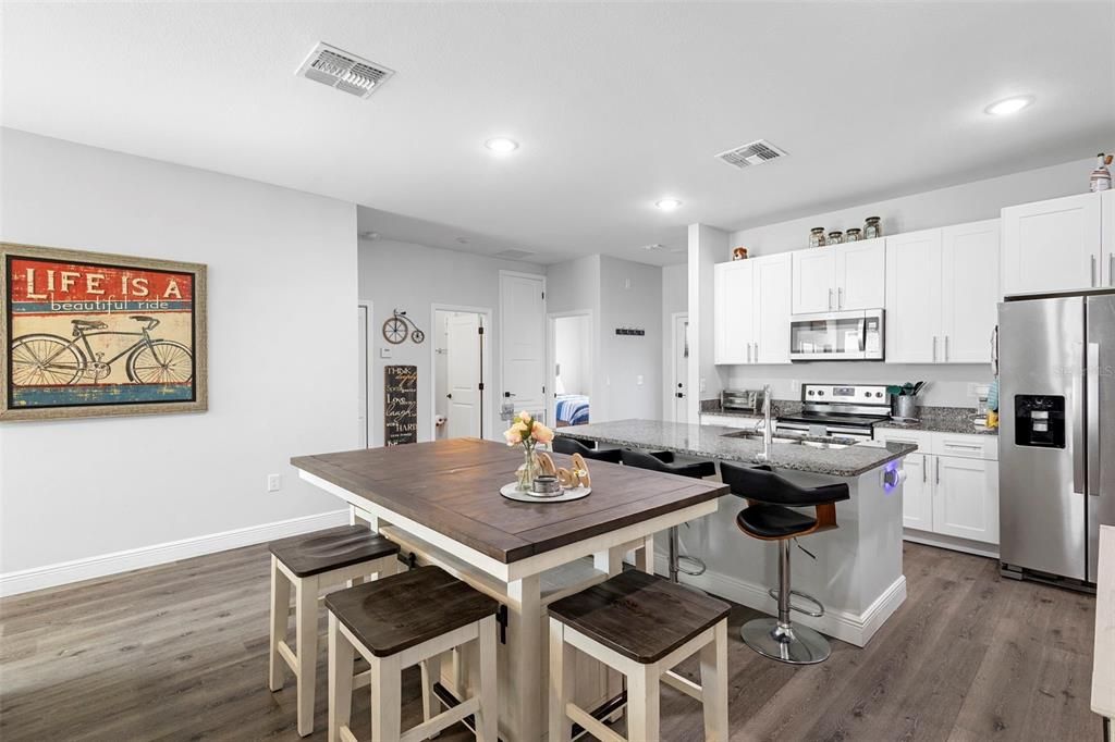 For Sale: $334,900 (3 beds, 2 baths, 1246 Square Feet)