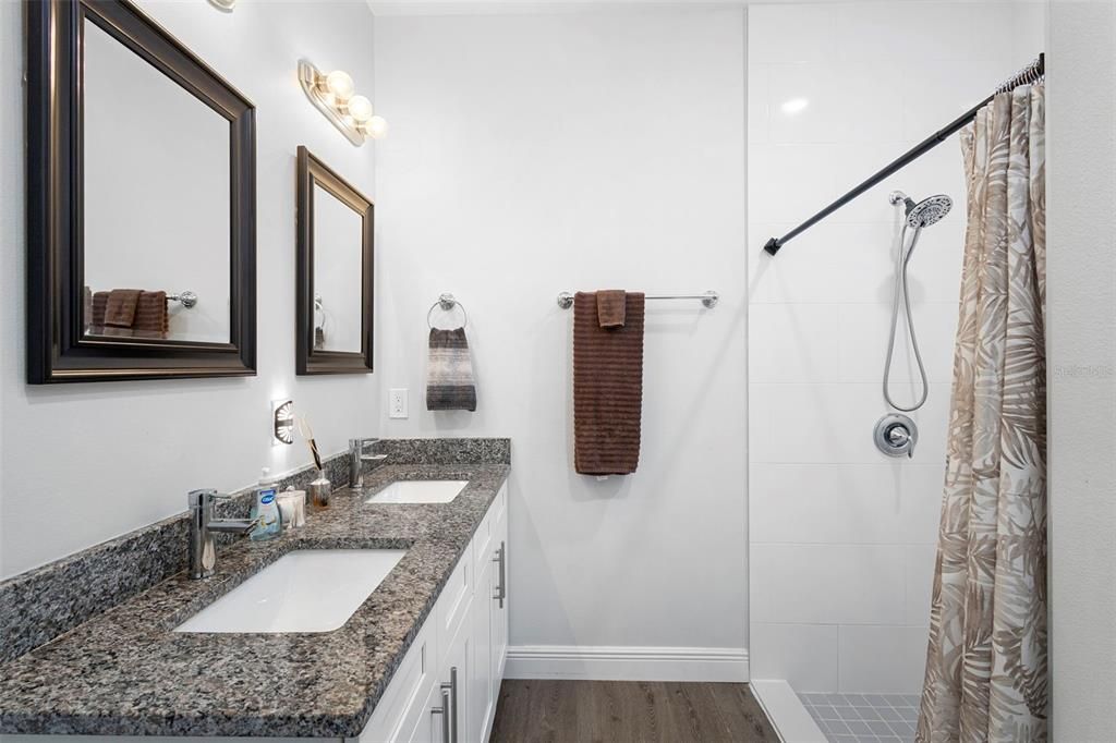 For Sale: $334,900 (3 beds, 2 baths, 1246 Square Feet)