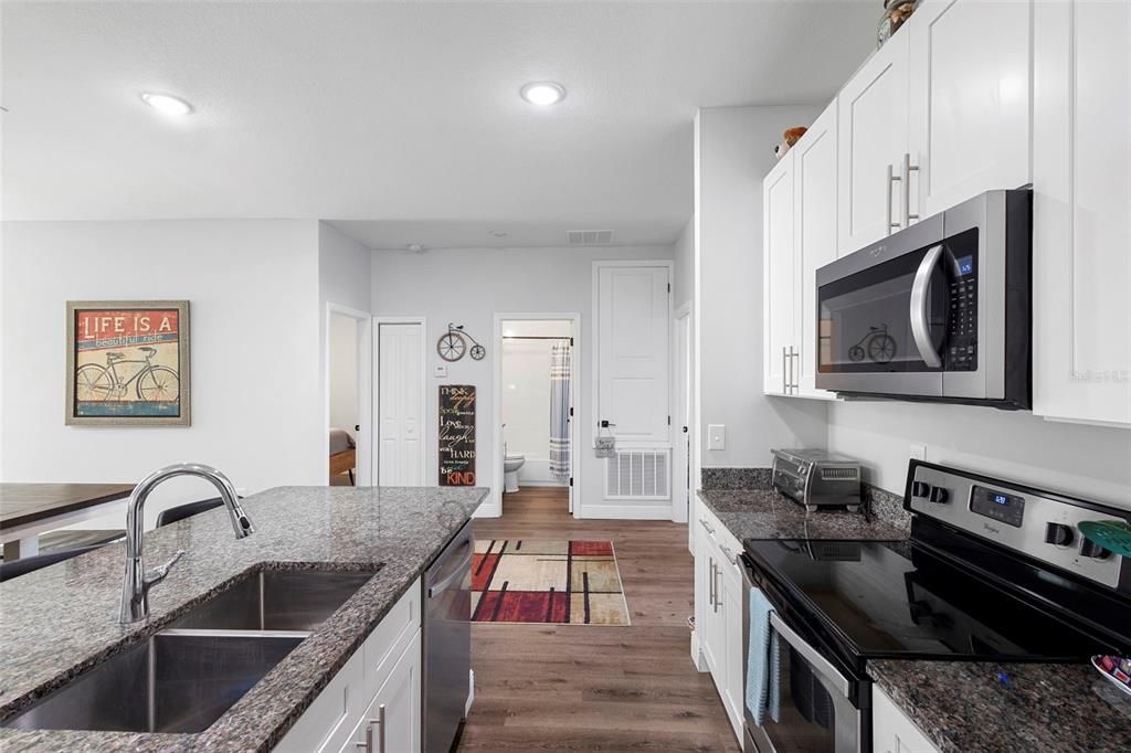 For Sale: $334,900 (3 beds, 2 baths, 1246 Square Feet)