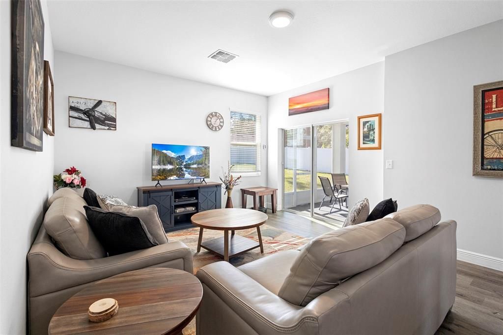 For Sale: $334,900 (3 beds, 2 baths, 1246 Square Feet)