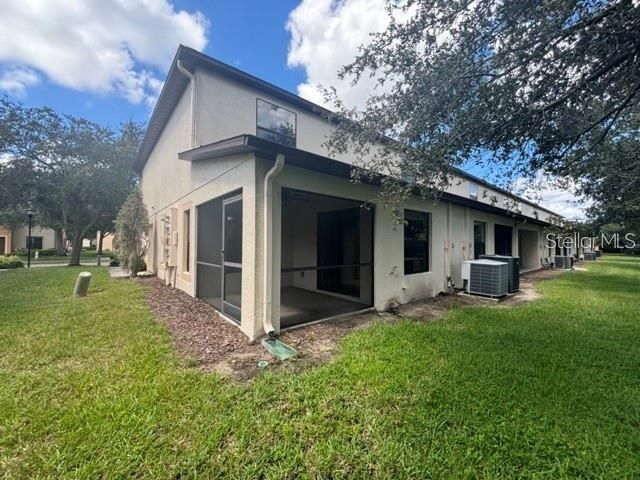 For Rent: $2,100 (3 beds, 2 baths, 1665 Square Feet)