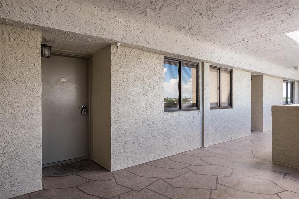 For Rent: $2,200 (2 beds, 2 baths, 1236 Square Feet)