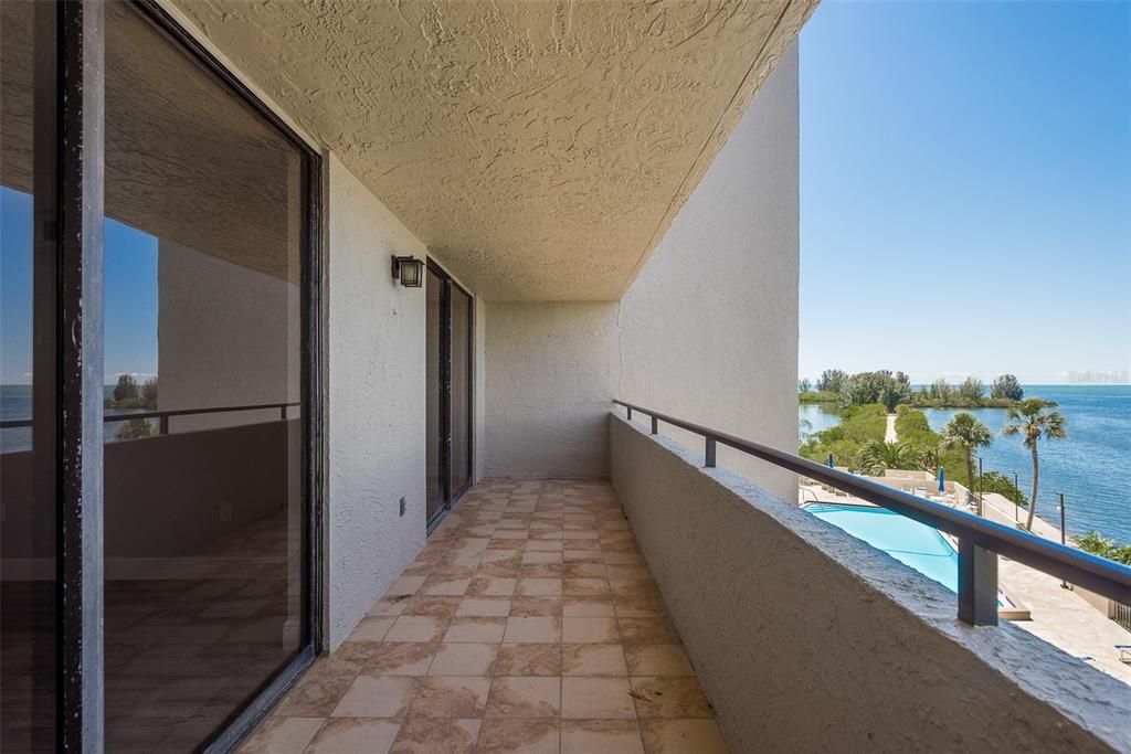 For Rent: $2,200 (2 beds, 2 baths, 1236 Square Feet)