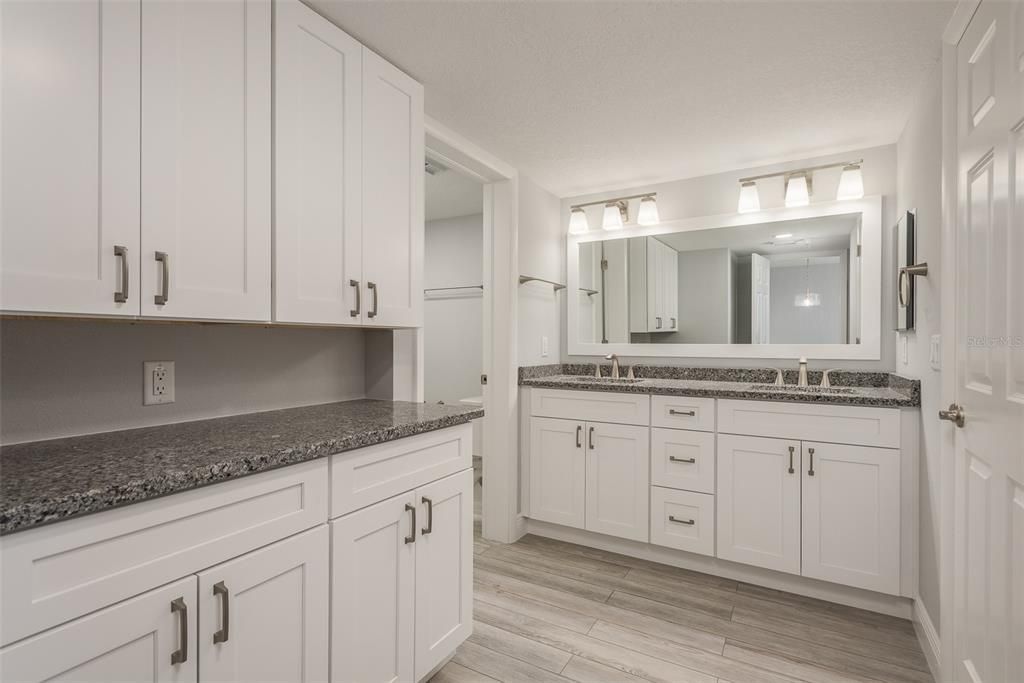 For Rent: $2,200 (2 beds, 2 baths, 1236 Square Feet)