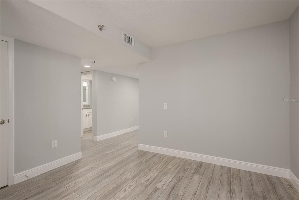 For Rent: $2,200 (2 beds, 2 baths, 1236 Square Feet)