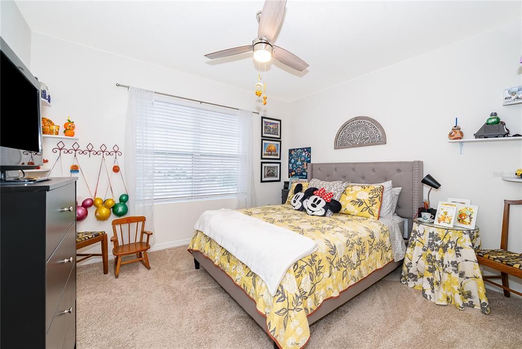 待售: $375,000 (5 贝兹, 3 浴室, 2696 平方英尺)