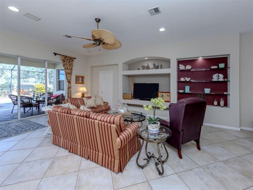 For Sale: $535,000 (2 beds, 2 baths, 1891 Square Feet)