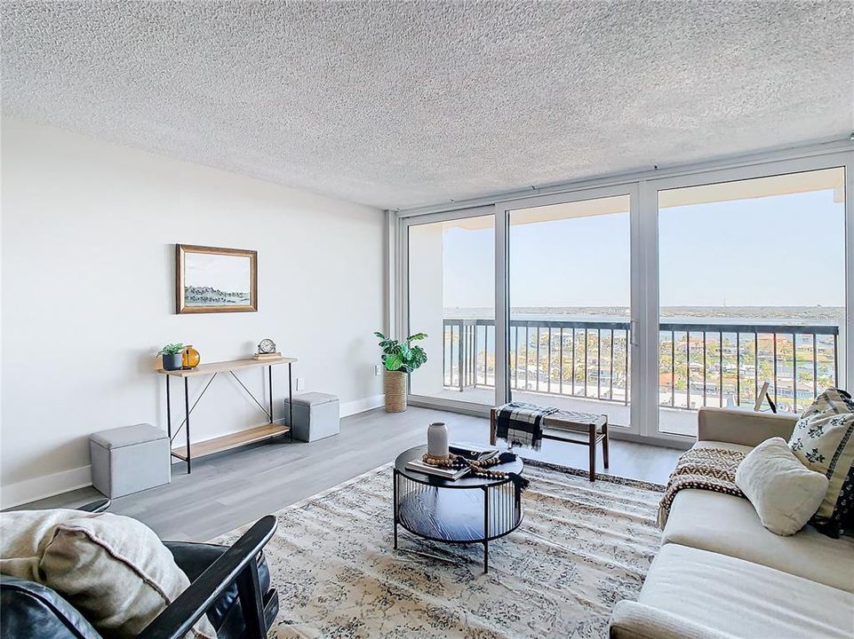 出租: $3,500 (2 贝兹, 2 浴室, 1240 平方英尺)